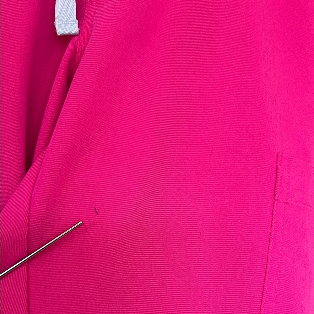Figs Women's Scrub Set in limited edition color Shocking Pink - Picture 4 of 8